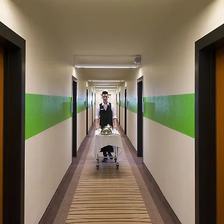 City-east Landsberger Allee, An Ihg 4* Берлин