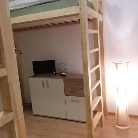 Living In The Box אכסניה *
