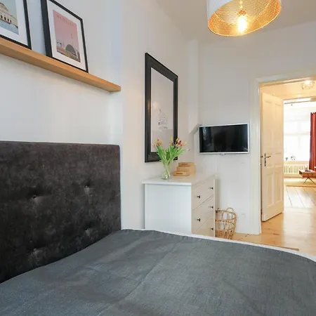 Apartment 4 Personen Altbau Nahe Kurfuerstendamm - Romeo & Julia *