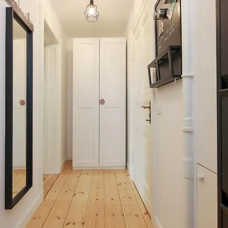 4 Personen Altbau Nahe Kurfuerstendamm - Romeo & Julia Apartment Berlin