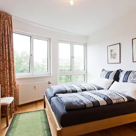 On The Landwehrkanal Apartment *