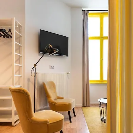 Apartment J.hr Ku'damm Style +a/c +rain-shower +u-station Berlin