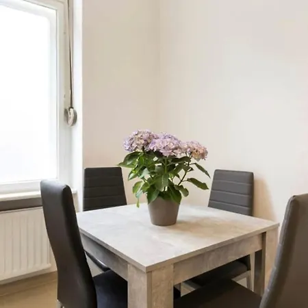 Center Apartment *