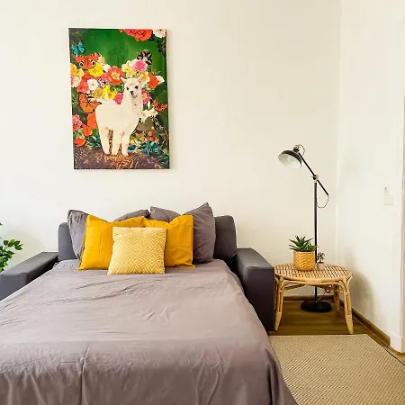 Bright 2 Bedroom In Convinient Location Apartment *