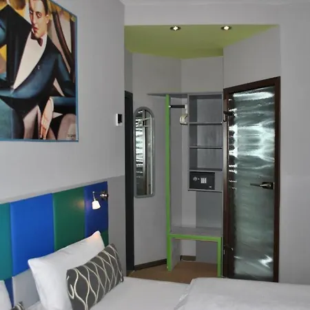 Hotel Five Floors