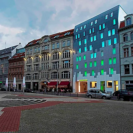 Otel Gat Point Charlie
