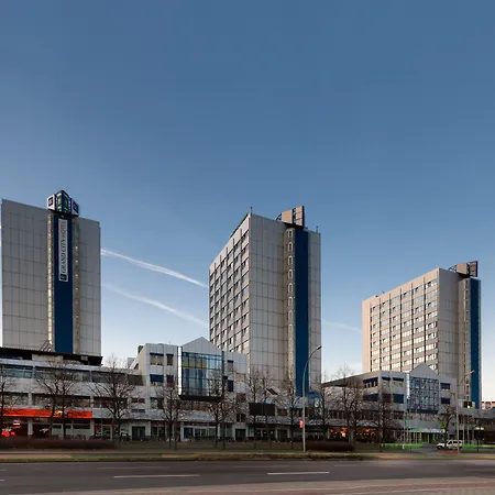 Отель City-east Landsberger Allee, An Ihg 4*