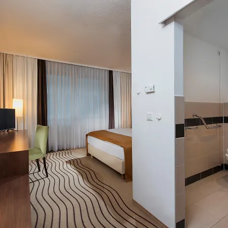 Отель City-east Landsberger Allee, An Ihg Берлин