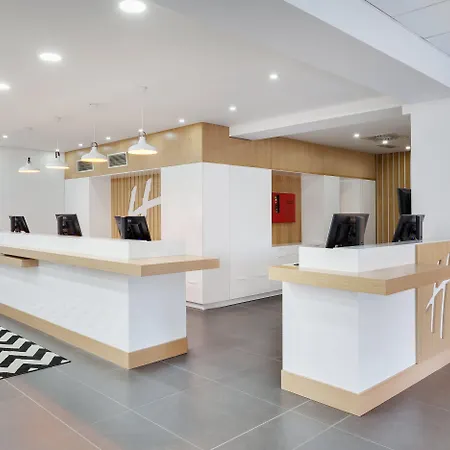 Отель City-east Landsberger Allee, An Ihg 4*