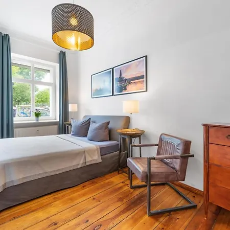 Appartamento Boediker Loft, 3 Bedroom App With 2 Bath In Friedrichshain Up To 9 *