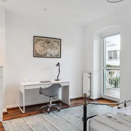 Bright 3-room Near Prenzlauer Berg Appartement Berlijn