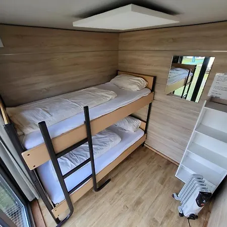 Easy Hotel