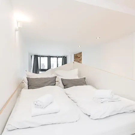 Stylish New Cube Loft Ii By Berlin-wall-apartments アパート