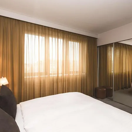 Aparthotel Adina Mitte