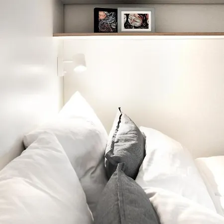 Stylish New Cube Loft Ii By Berlin-wall-apartments アパート