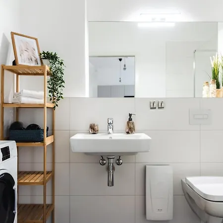 165m2 Downtown Family 5br, 3bath, Kids Room, 11min Alexanderplatz * Berlin