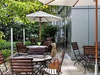 City-west Hotell 2*