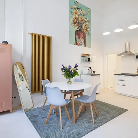 Apartment Great 2-room Loft With 2 Bathrooms And 2 Kitchen *