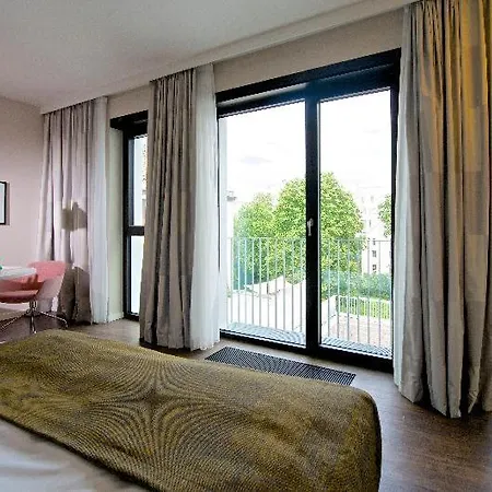 Numa Nook Aparthotel 4*