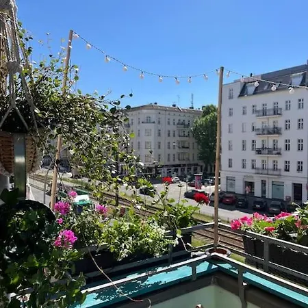 Enjoy Prenzlauer Berg At Its Best - Bright, Spacious, Ideally Located On 60M2 For 2 People Apartman