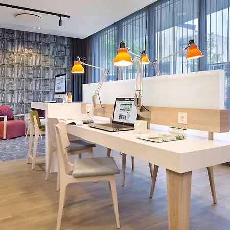 Hotel East Side By Ihg