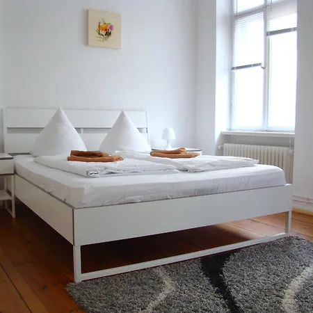 And Near Kurfuerstendamm Appartement