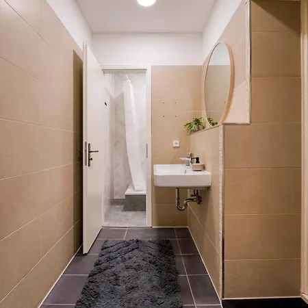 Apartament Jomi - Privates Beim Ku'damm Berlin