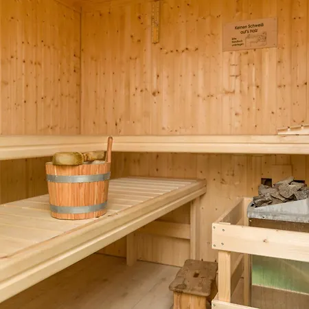 Nahe 224qm Traumhaus Im Gruenen Mit Sauna Und Kamin Feriehus Berlin