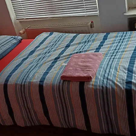 旅馆 Sharing Bedroom With Host Near Alexanderplatz *