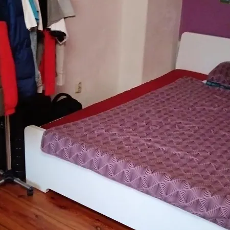 Sharing Bedroom With Host Near Alexanderplatz 旅馆