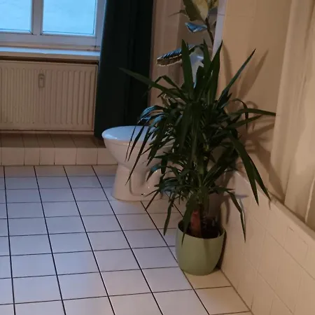 Sharing Bedroom With Host Near Alexanderplatz 柏林