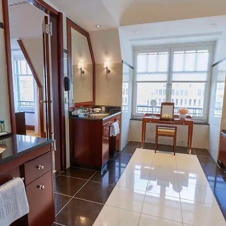 Hotel Adlon Kempinski 5*