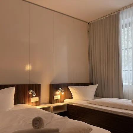 Schmoeckwitz 3* Berlin