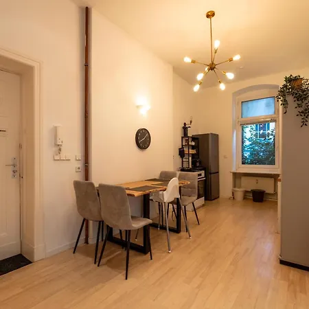 Evostay - Grosses In Zentraler Lage Apartment *