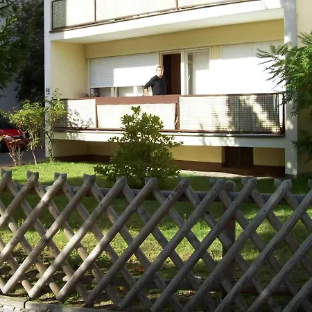 Stylische Mit Suedbalkon In Messenaehe Apartment *