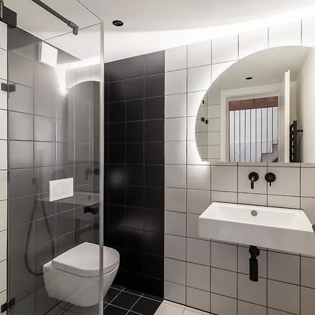 Coolest In Berlin, Easy Check-in, Close To Center, Black & White Maisonette #6 * Berlin
