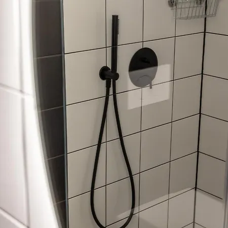 Coolest In Berlin, Easy Check-in, Close To Center, Black & White Maisonette #6 Apartment