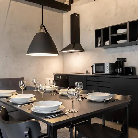 Apartment Coolest In Berlin, Easy Check-in, Close To Center, Black & White Maisonette #6 *