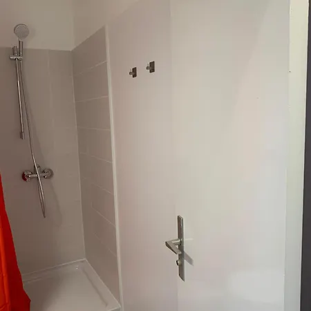 Apartment Am Schloss 2 *