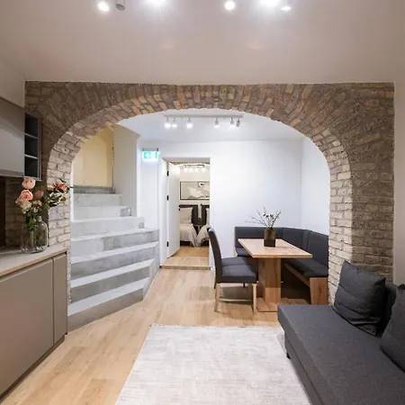 Spacious In Mitte- Feel The Citycenter Apartamento Berlín