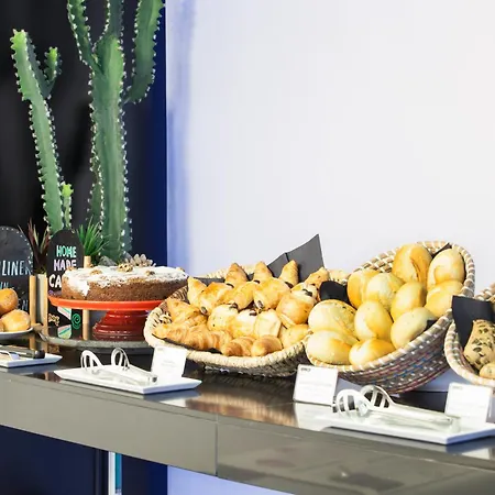 Otel Gat Point Charlie 3*