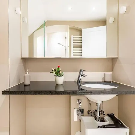 Mitte I 2 Doule Beds I Fast Wifi Apartment *