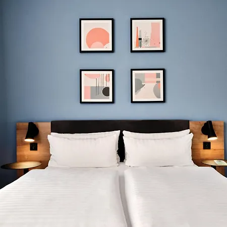 Garner - Schoeneberg By Ihg Hotel