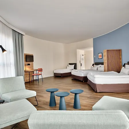 Garner - Schoeneberg By Ihg Hotel 3*