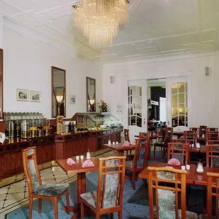 Otel Schoeneberg 3*