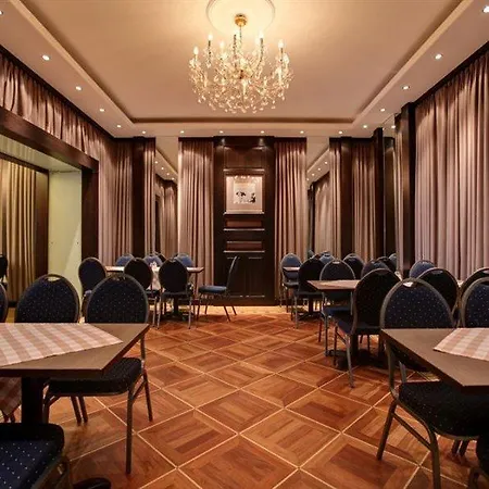 Hotel Five Floors