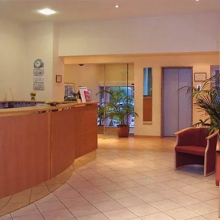 Hotel Carolinenhof 3*