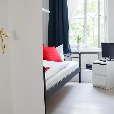 Gastehaus City Stop Guest house 3*