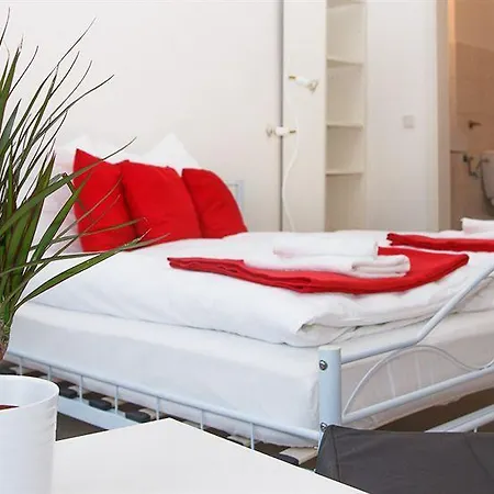 Gastehaus City Stop Guest house 3*