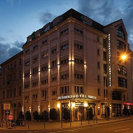 Hotel Living Mitte 4*